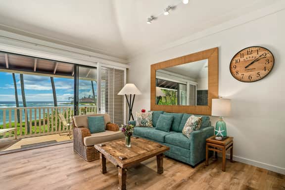 KP9 Beachfront Ocean View | AC • Pool • Modern